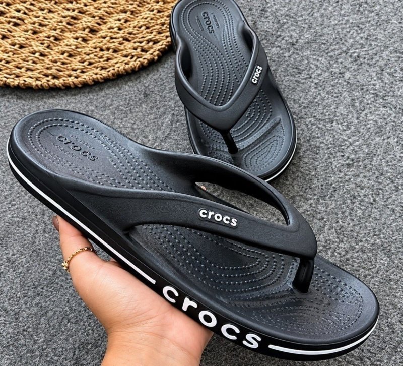 Chinelo Crocs Bayaband Flip Black/white