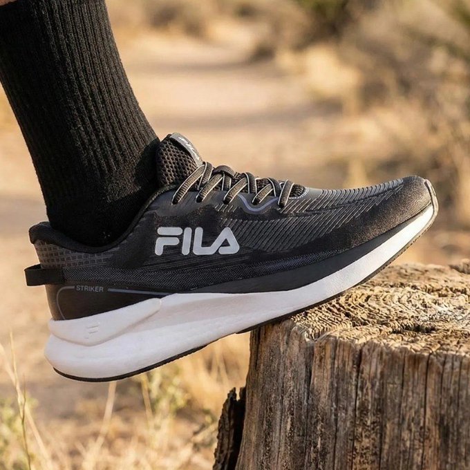 Tênis Fila Striker (2 cores) + Frete Grátis