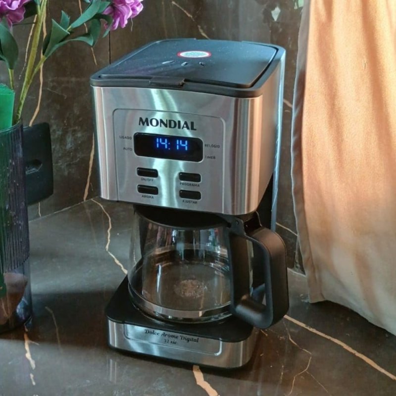 Cafeteira Mondial Elétrica Dolce Arome Digital 1,2L 32 xícaras 110/220v