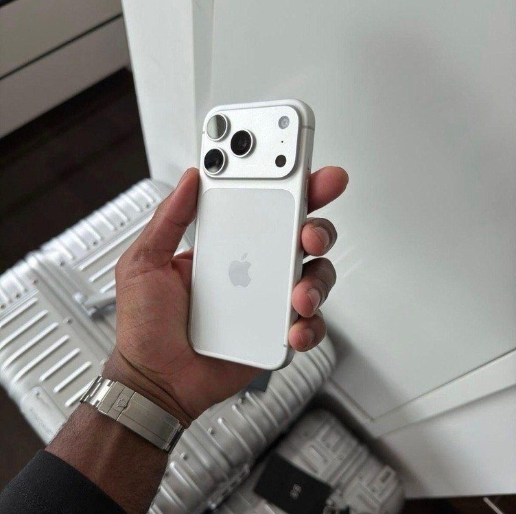 Apple iPhone 17 Pro Max (256 GB) - Prateado com Frete Grátis
