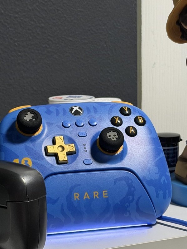 Controle 8BitDo Ultimate 3 Hall Effect para XBOX, PC e Smartphones - Rare 40th Anniversary Edition