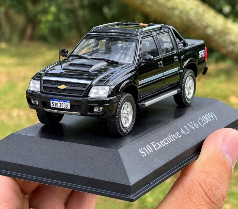 MINIATURA DA S-10 CABINE DUPLA