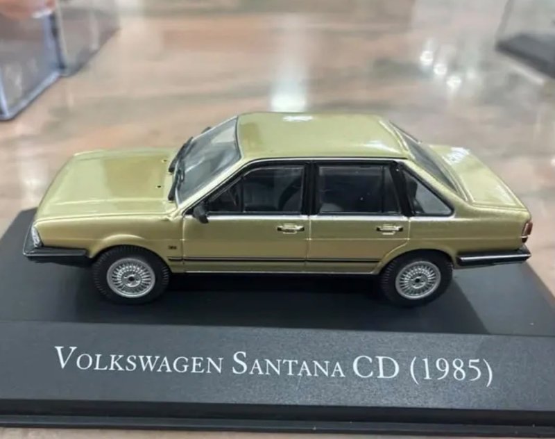 Miniatura Vw Santana Cd 1985 Carros Clássicos Do Brasil 1:43 + Frete Grátis