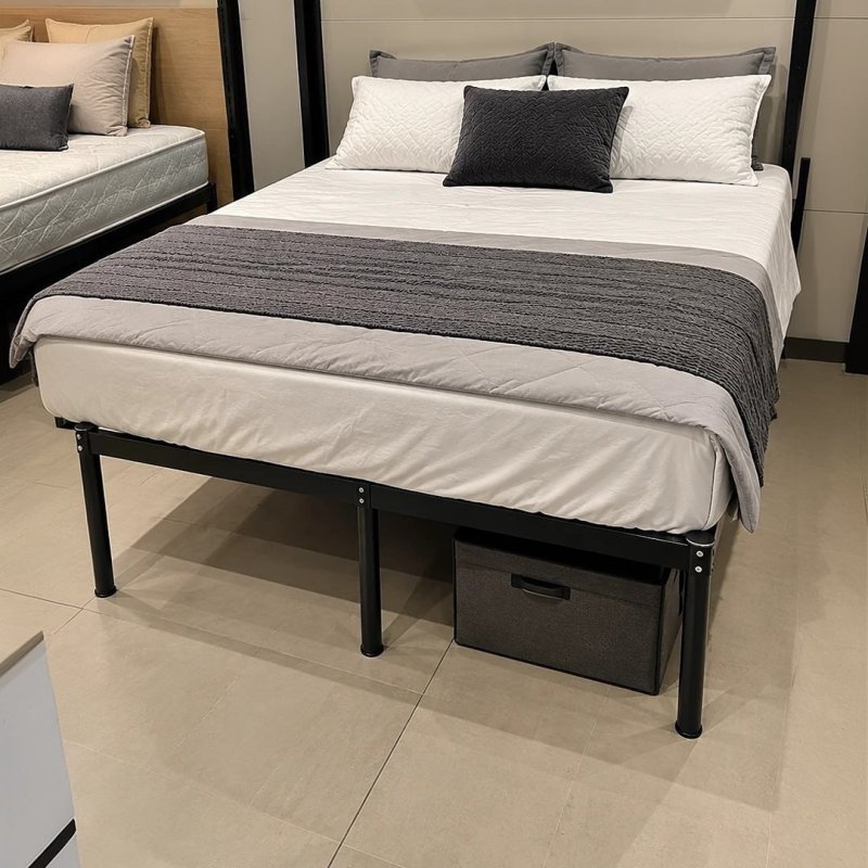 Estrado de Cama Casal Hot Wheels Preto Romantic Crown com Armazenamento