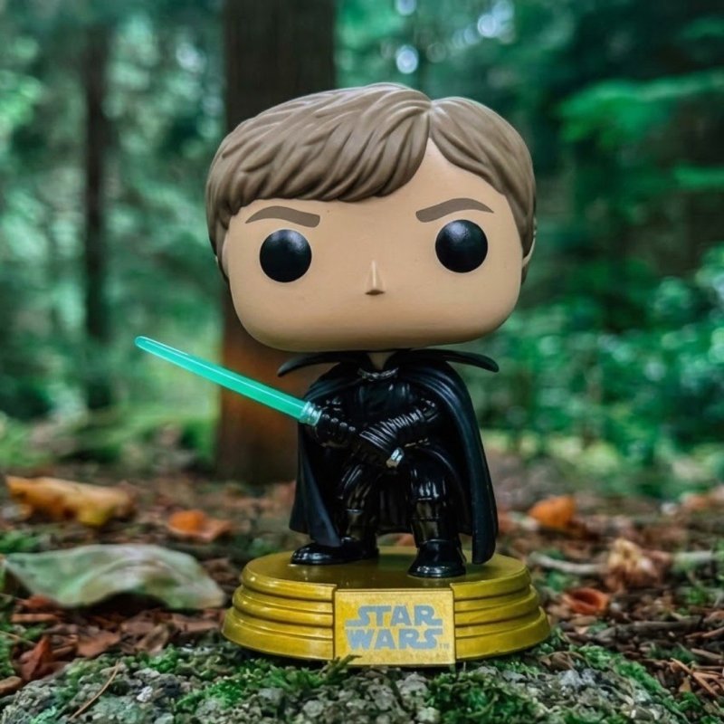Funko Pop Star Wars Luke Skywalker Legends Glows