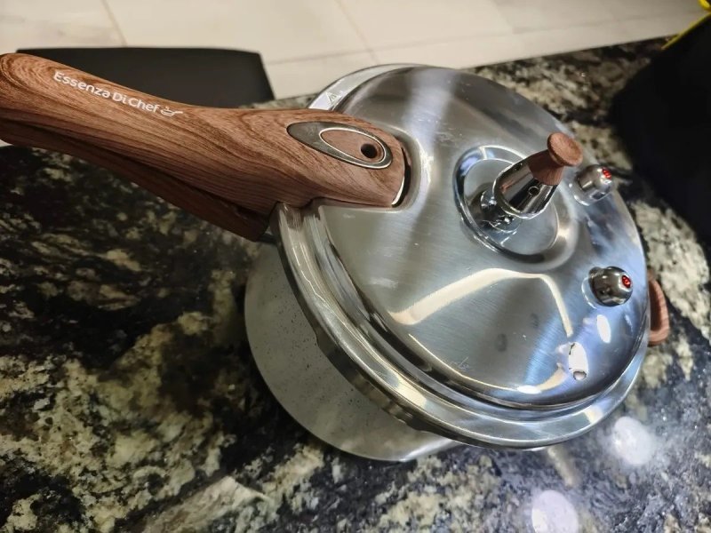Panela de Pressão 4,2L Cerâmica Antiaderente Fechamento Externo