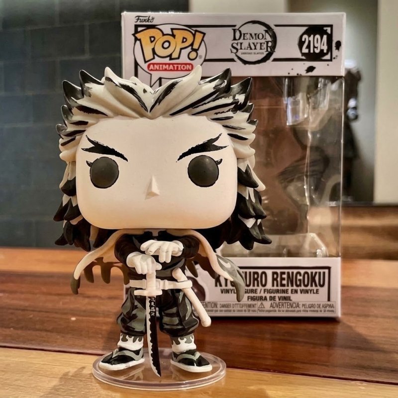 Funko Pop! Boneco Demon Slayer Rengoku Edição Sumi Ink