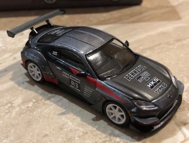 Mini Gt Toyota Gr86 Larry Chen's Hks Turbocharged Gr86 #820 Cinza-Escuro
