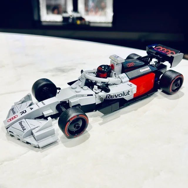 AUDI REVOLUT DA F1 EM LEGO
