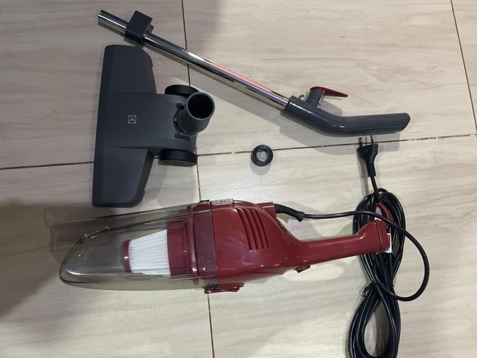 Aspirador de Pó Vertical Electrolux 2 em 1 STK13 1000W 220V + Frete Grátis