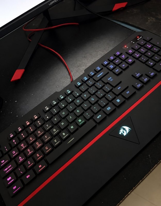Teclado Gamer Membrana Redragon Karura 2 RGB ABNT2