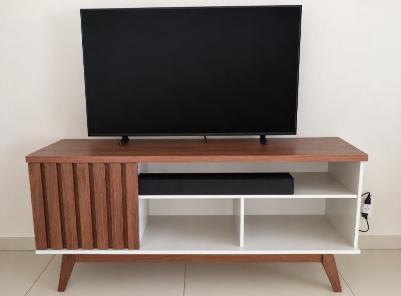 Samsung Smart TV 43" QLED FHD + Soundbar HW BF400