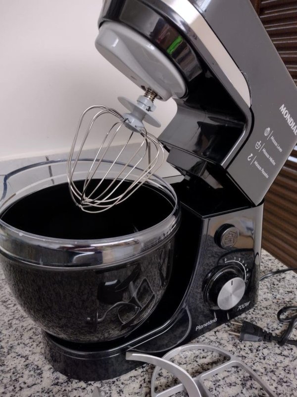 Batedeira Planetária Mondial 700W