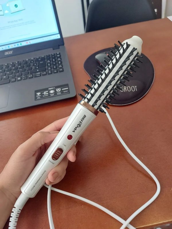 Britânia Escova Modeladora 2 em 1 Bivolt Plástico e Metal