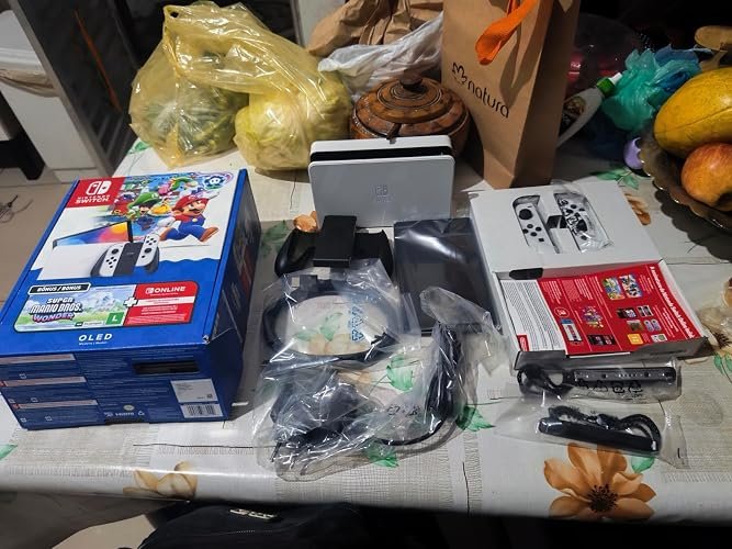 Bundle Nintendo Switch OLED + Super Mario Bros. Wonder + 3 Meses de Switch Online