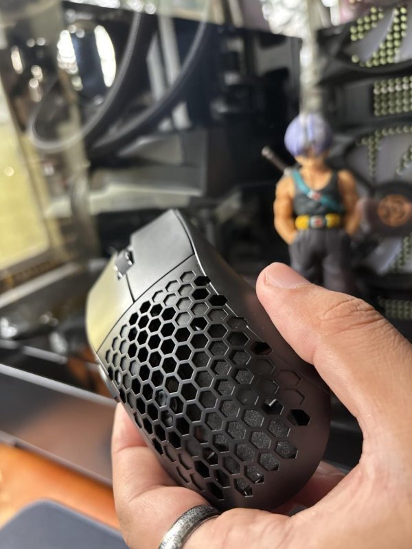 Mouse Gamer Redragon Astrolabe Lite Preto PAW3313 10000 DPI Sem Fio Tri-Mode USB 2.4GHz Bluetooth, USB Tipo-C Estrutura Perfurada Honeycomb 49g Cabo Paracord M725-LIT