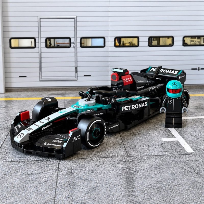 Speed Champions Mercedes-AMG F1 W15 #77244 (267 Peças) LEGO + Frete Grátis