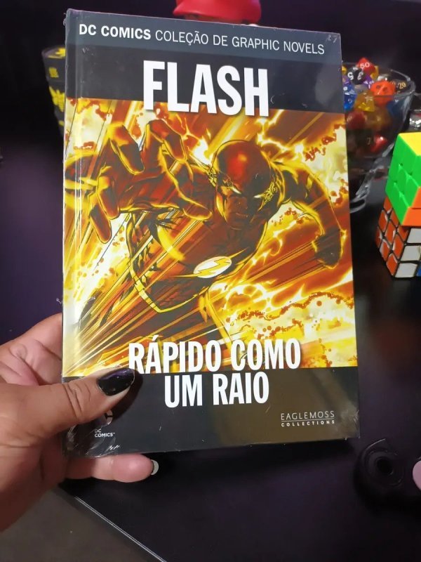HQ FLASH RÁPIDO COMO RAIO (capa dura)