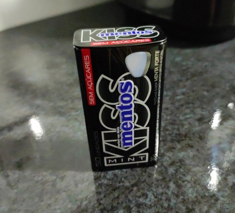Mentos Kiss Menta Forte Sem Açúcar Lata 35g 50 un.