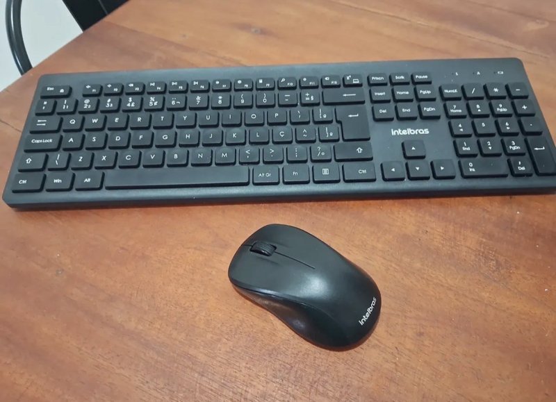 Kit Teclado e Mouse Sem Fio CSI50 ABNT2 Preto Intelbras