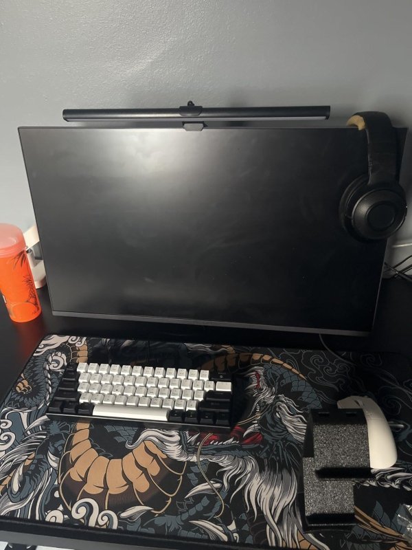 Monitor LG UltraGear - Tela VA FHD 32”, 144Hz, 1ms - 32G403B