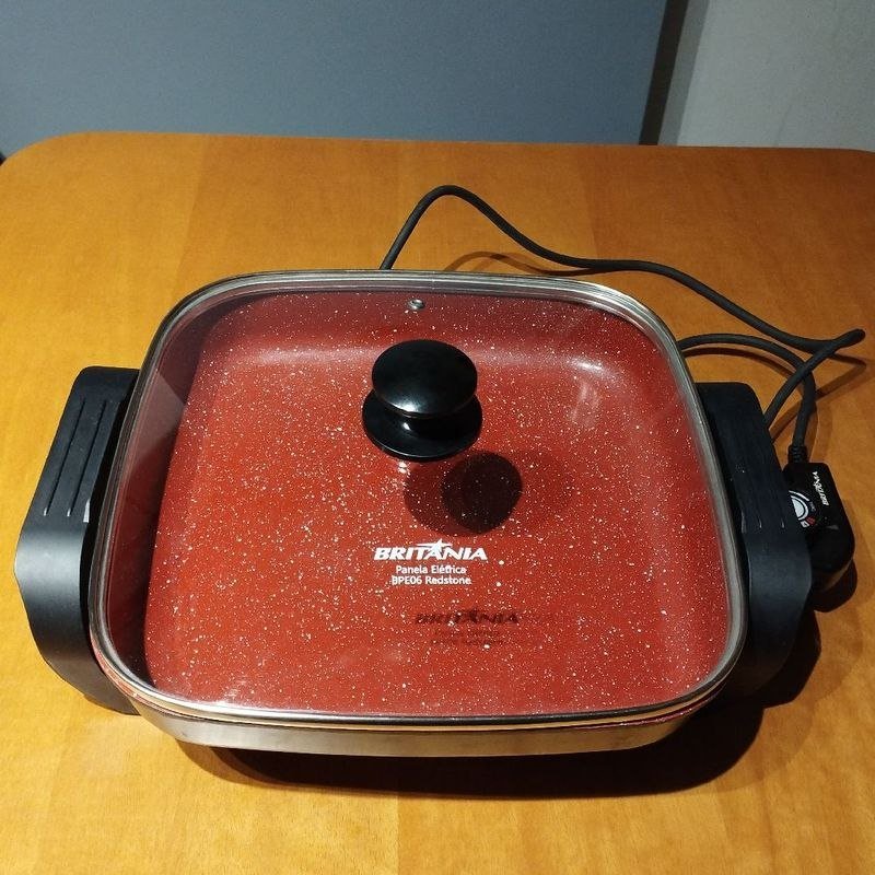 Panela elétrica Bpe06 Red Stone 127v Britânia