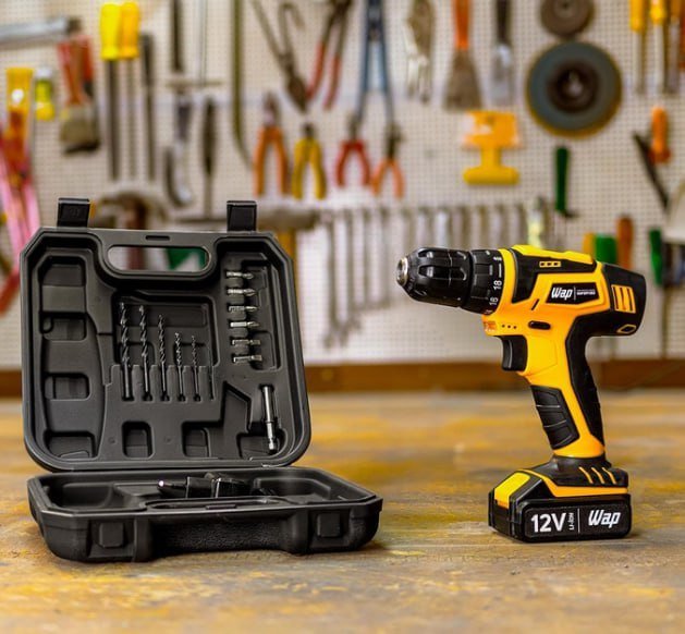 Parafusadeira e furadeira Wap 12V + Maleta com acessórios