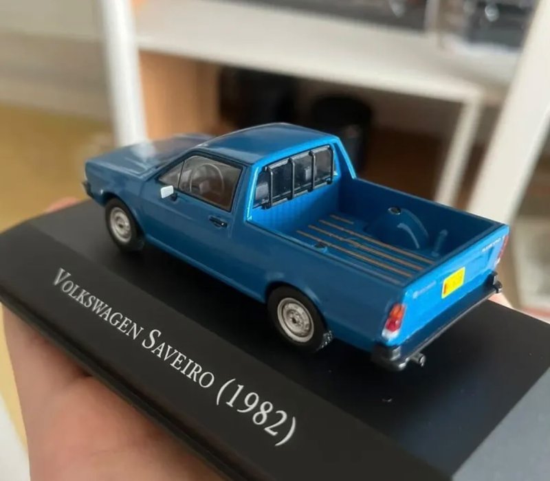 Miniatura Volkswagen Saveiro 1982 1:43 Azul Luppa Colecionável - Ed 18 + Frete Grátis
