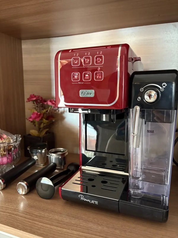 Cafeteira Espresso Oster PrimaLatte Touch 127v/220v