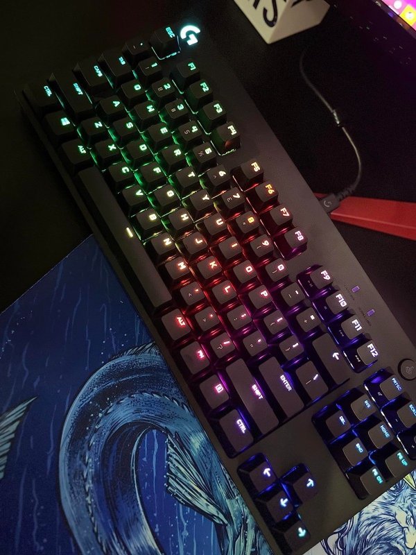 Teclado Mecânico Gamer Logitech G PRO TKL RGB LIGHTSYNC + Frete Grátis
