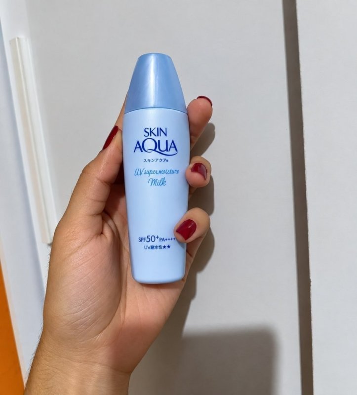 SKIN AQUA® Super Moisture Milk 40g - Protetor Solar Facial sem cor FPS50 com Ácido Hialurônico e Textura Leve