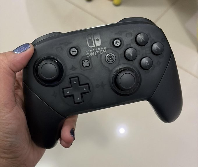 Nintendo Switch Pro Controller - Preto + Frete Grátis