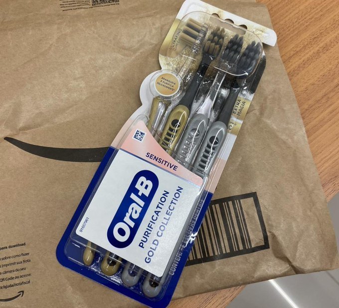 Oral-B Escova de Dente Sensitive Purification Gold Extra Macia 4 Unidades + Frete Grátis