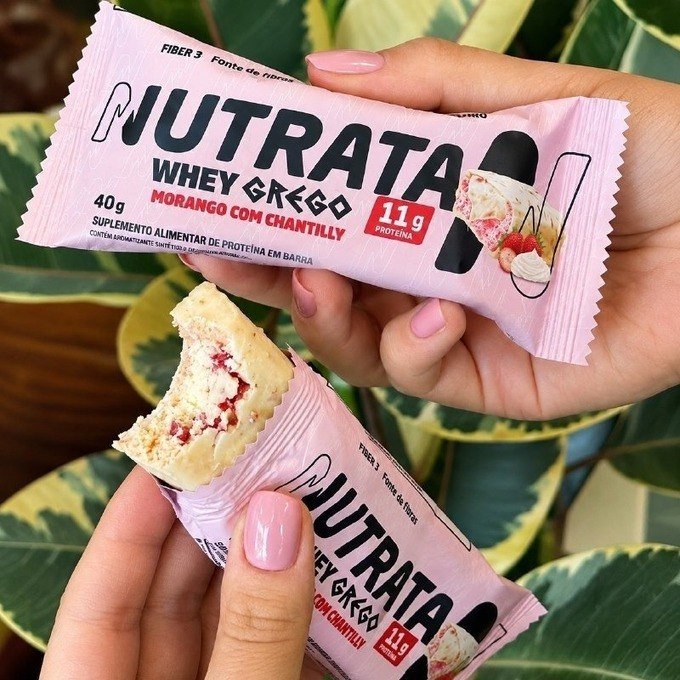 Caixa com 12 Barras Nutrata Whey Grego 40g Morango com Chantilly
