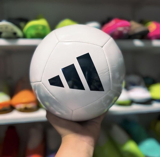 Bola de Futebol Adidas Universadi + Frete Grátis