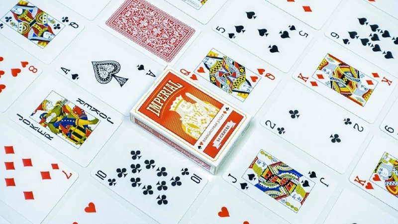GGB Baralho Imperial 54 Cartas Naipe Convencional Papel Sortido