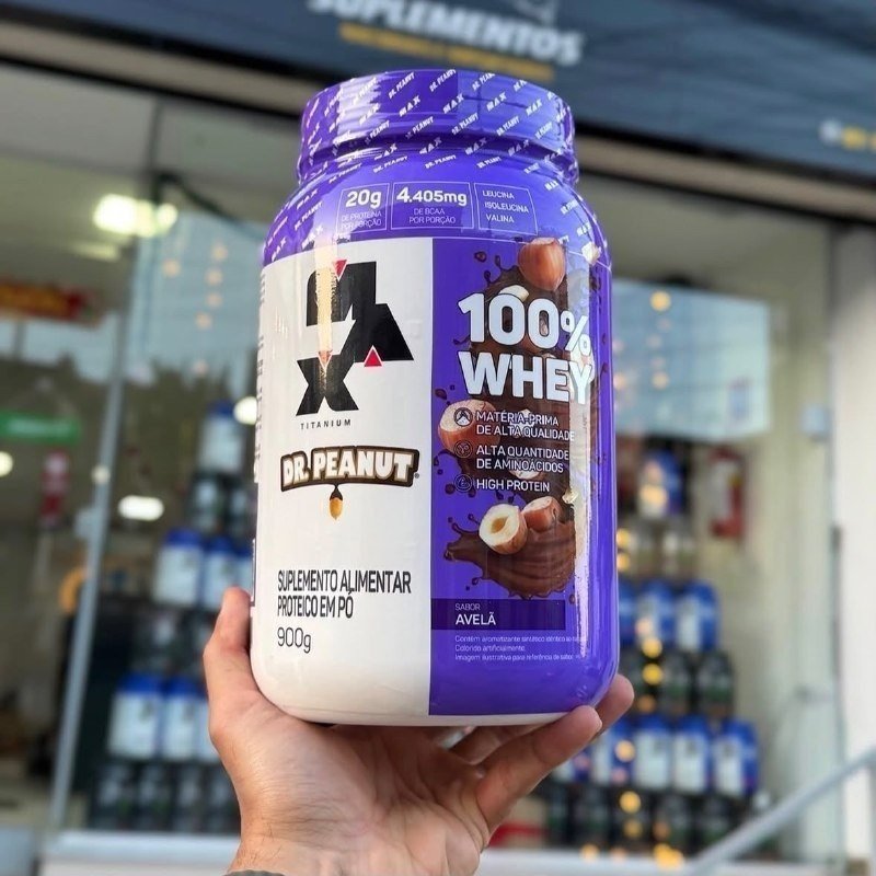 100% Whey Max Titanium x Dr. Peanut (900g), Sabor Avelã + Frete Grátis