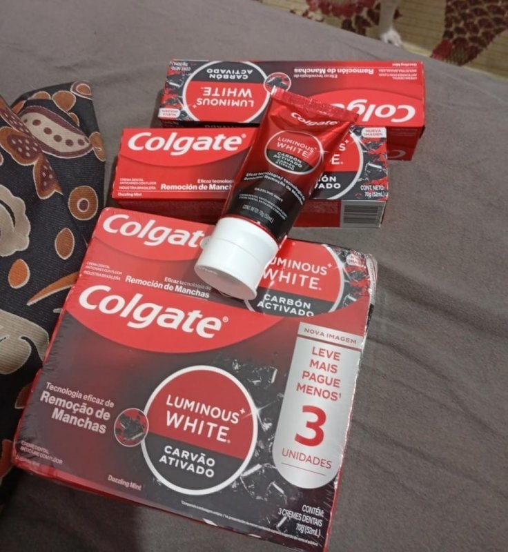 Colgate Creme Dental Luminous White Carvão Ativado 70g – Kit com 3 Unidades