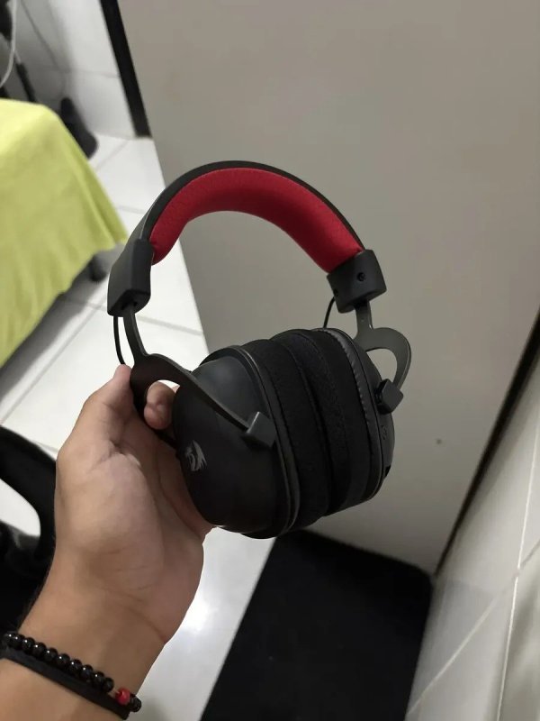 Headset Gamer Redragon Zeus Pro Preto Sem Fio 7.1 H510-PRO