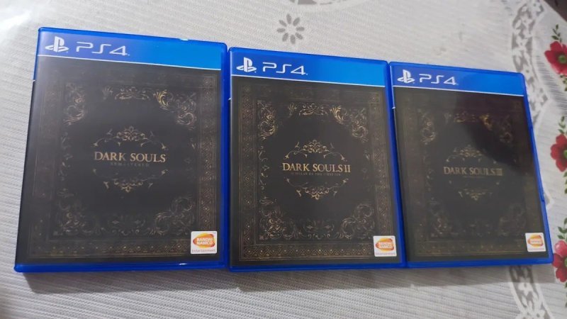 Dark Souls Trilogy Edição padrão (Físico) + Frete Grátis