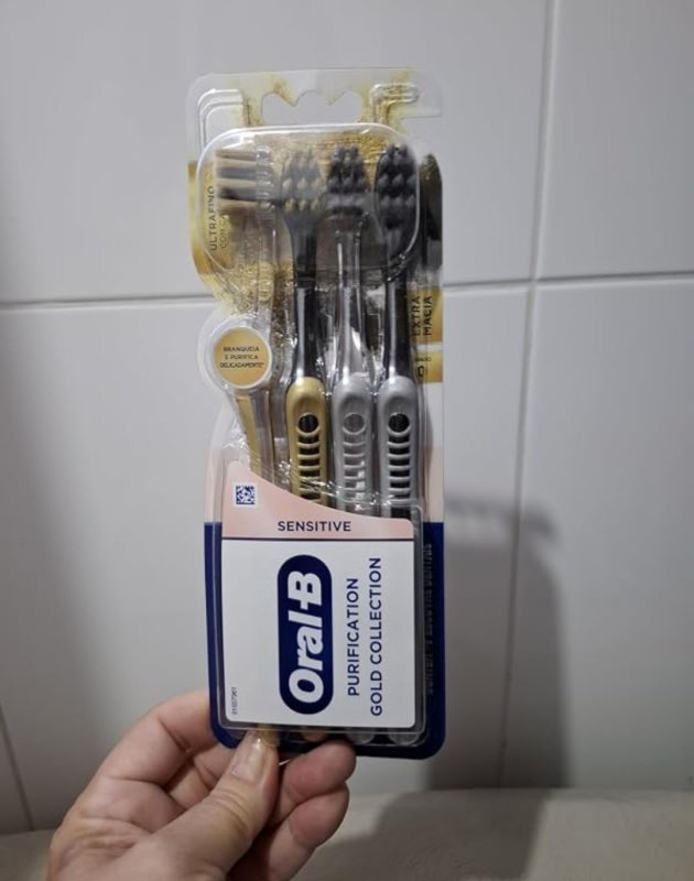 Oral-B Escova de Dente Sensitive Purification Gold Extra Macia 4 Unidades