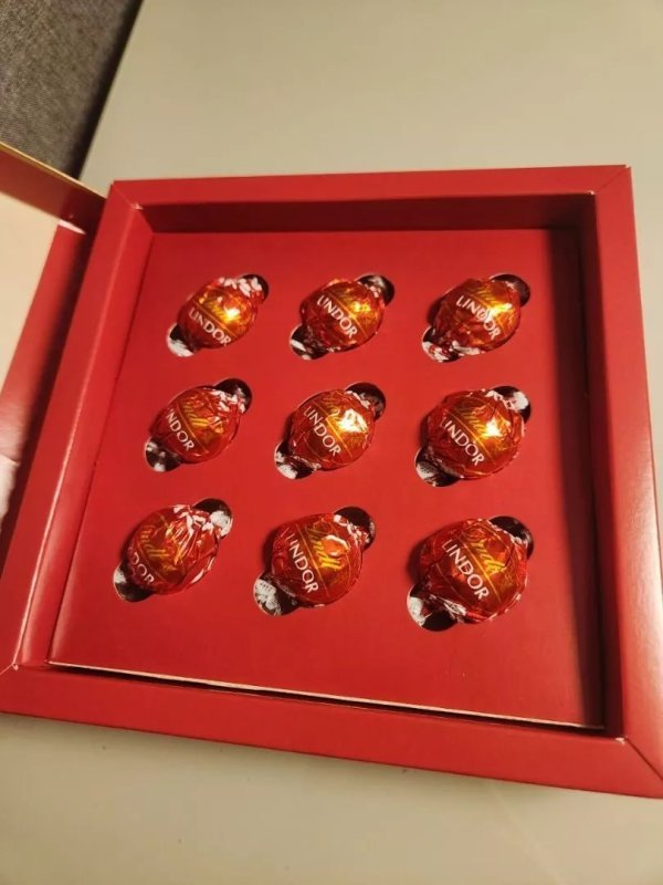 Caixa de Bombons Lindt Lindor ao Leite 112g