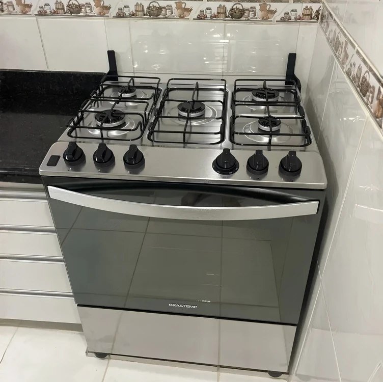 Fogão Brastemp BFS5NCR 5 Bocas Cor Inox Tipo de conexão Gás engarrafado