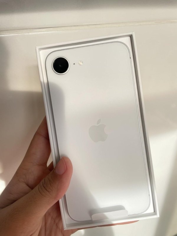 Apple iPhone 16e (128GB) + Frete Grátis