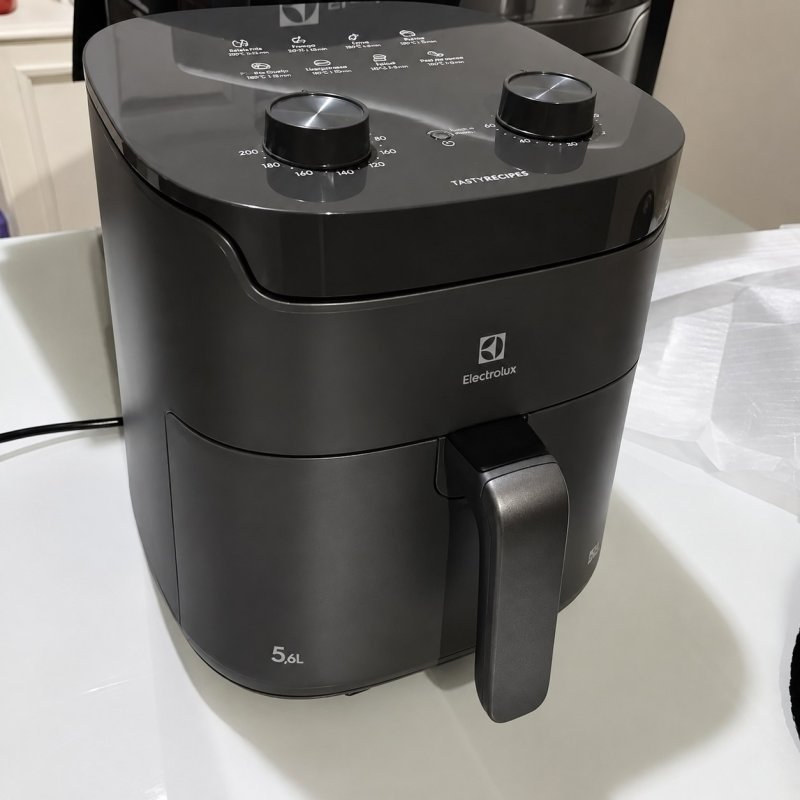 Air Fryer Electrolux 5,6L Efficient por Rita Lobo