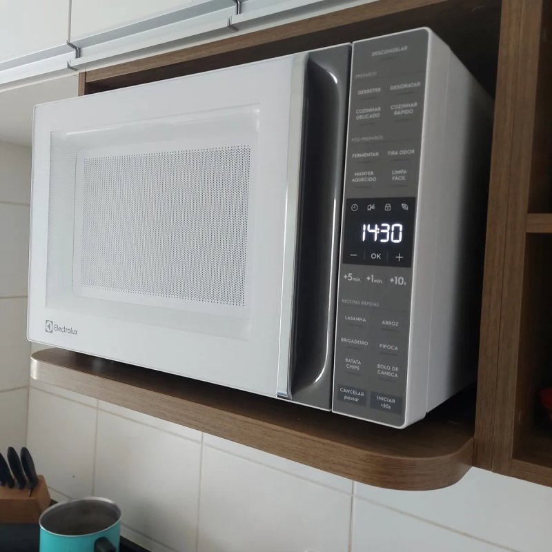 Micro-ondas Electrolux 36L Branco Efficient ME36B 220V