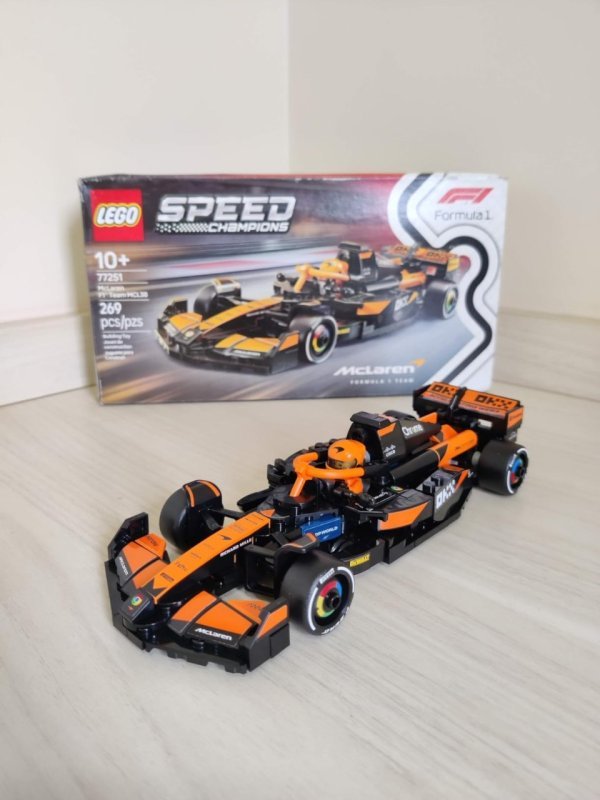 LEGO Speed Champions Carro de Corrida McLaren F1® Team MCL38 77251