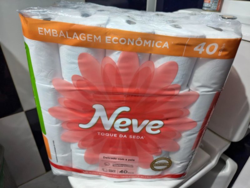 Papel Higiênico Neve Toque de Seda Folha Dupla 40 rolos 30M